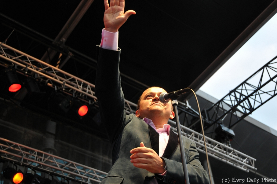 Evry Daily Photo - Fete de la Musique Evry 2010 - Yuri Buenaventura - large - 4734808249.jpg
